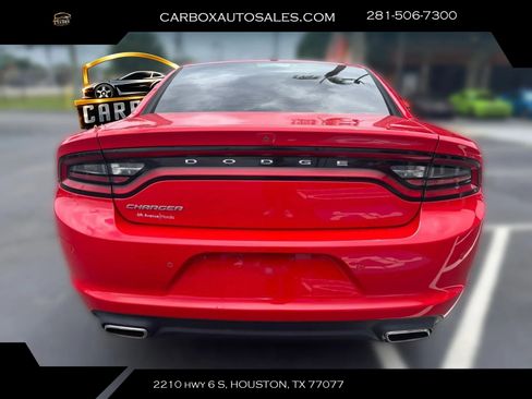 Used 2022 Dodge Charger SXT RWD image 3