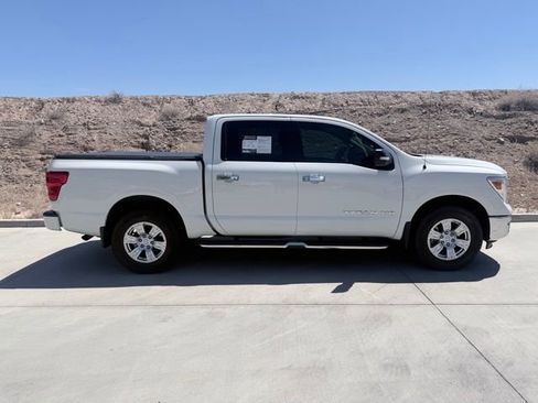 Used 2019 Nissan Titan SV w/ SV Convenience Package AWD/4WD image 4