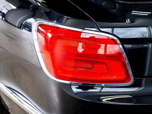 Used 2021 Bentley Flying Spur W12 image 24