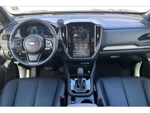 Used 2025 Subaru Forester Limited image 17