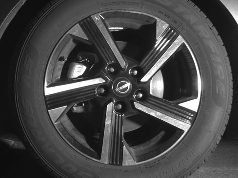 Used 2025 Nissan Sentra SV image 9