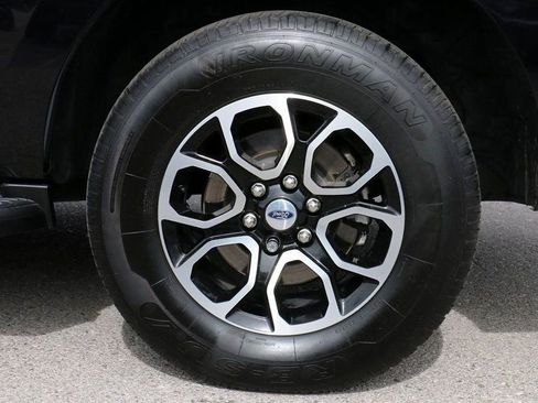 Used 2024 Ford Expedition XLT image 9