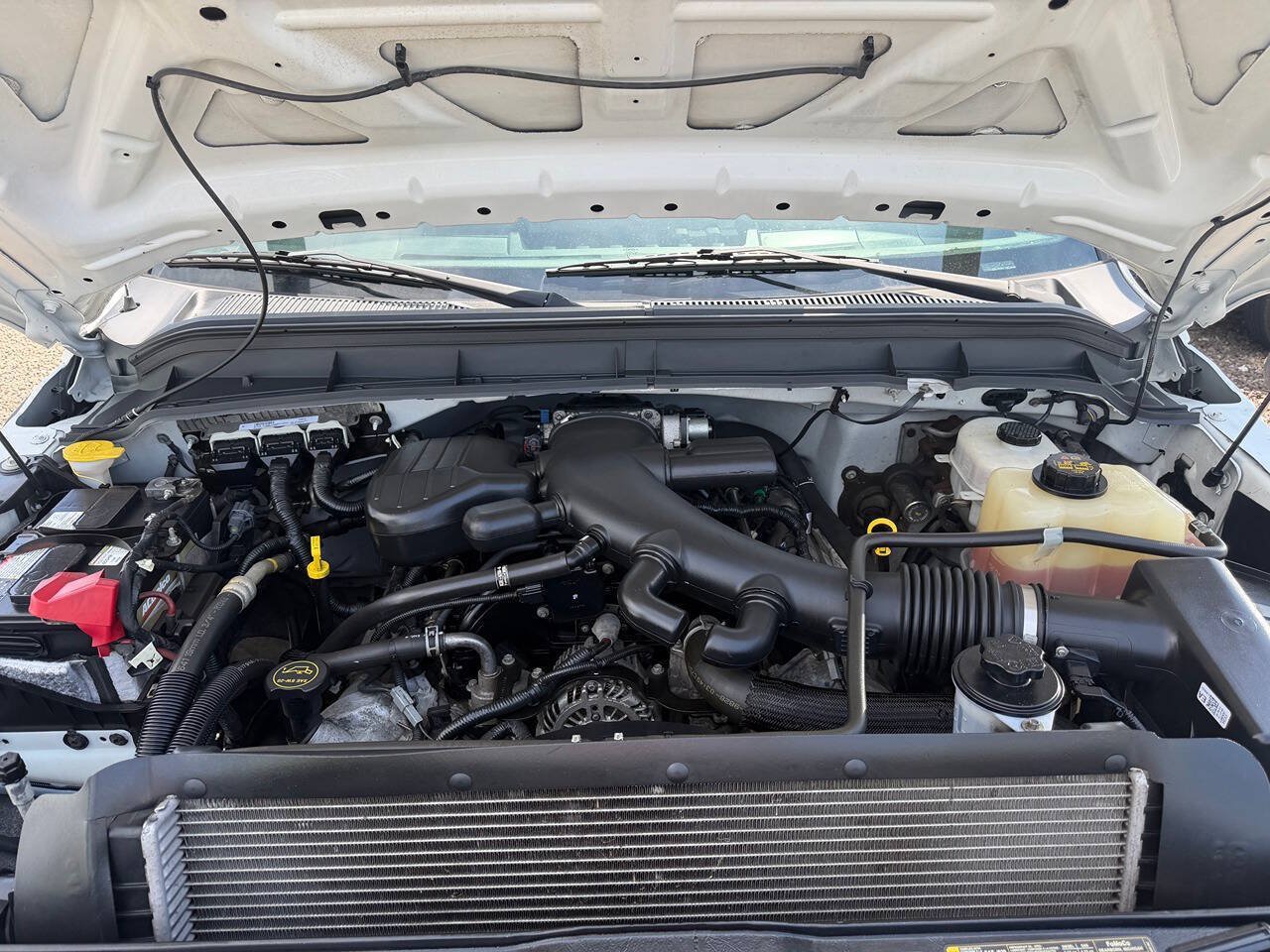 Used 2015 Ford F550 2WD Regular Cab Super Duty image 18