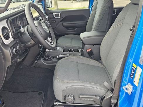 Certified 2025 Jeep Wrangler Unlimited Sport image 9