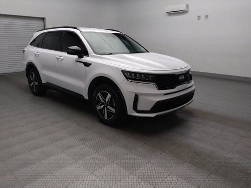 Used 2021 Kia Sorento S image 13
