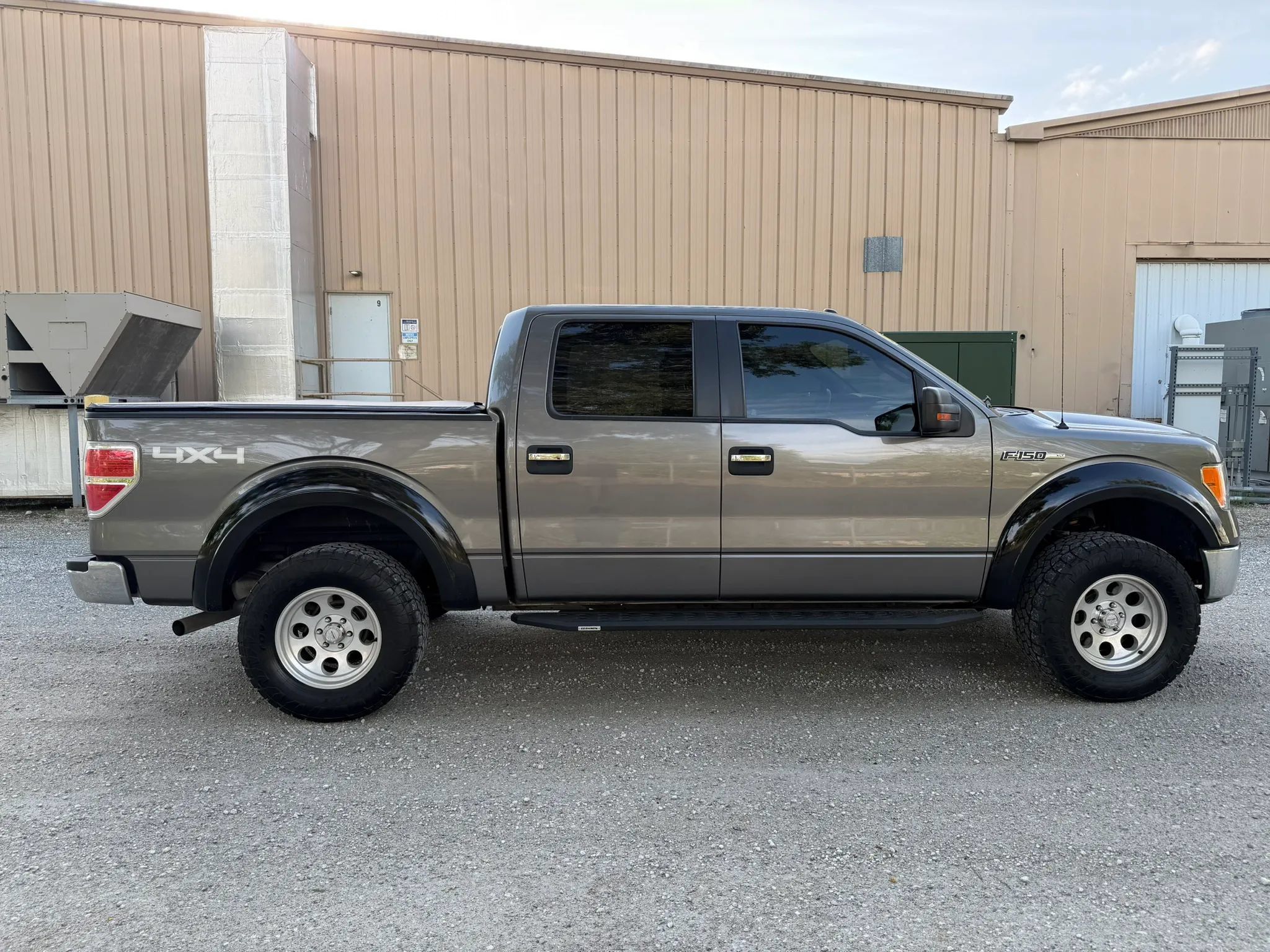 Used 2013 Ford F150 XLT w/ Luxury Equipment Group AWD/4WD image 4