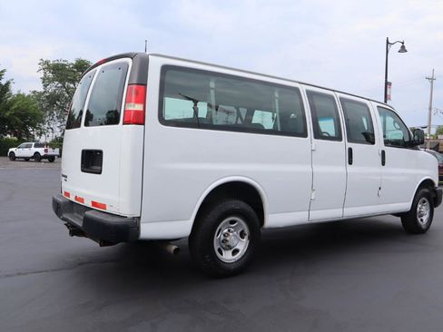 Used 2007 Chevrolet Express 3500 Extended Passenger RWD image 5