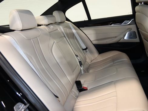 Used 2018 BMW M550i xDrive image 64