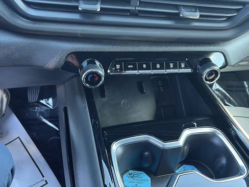 Used 2026 Chevrolet Silverado EV LT AWD/4WD image 21