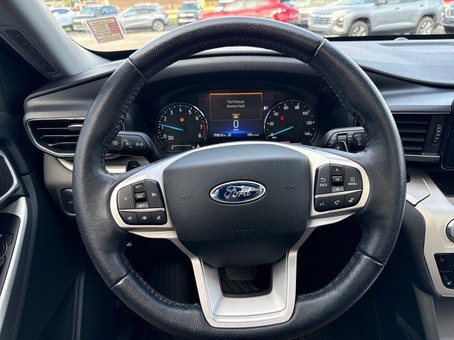 Used 2021 Ford Explorer XLT w/ Equipment Group 202A AWD/4WD image 18