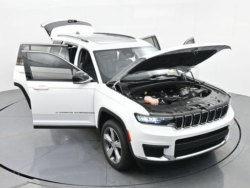 Used 2022 Jeep Grand Cherokee L Limited image 37
