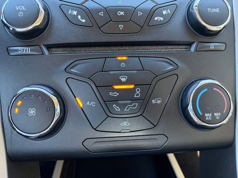 Used 2014 Ford Fusion SE image 11