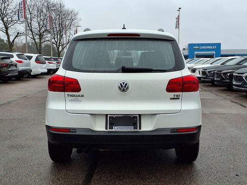 Used 2016 Volkswagen Tiguan S image 5