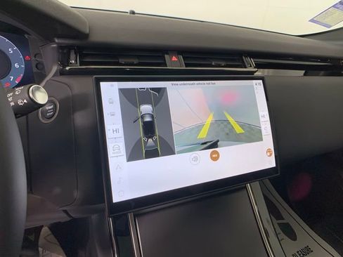 Certified 2025 Land Rover Range Rover Velar Dynamic SE image 23