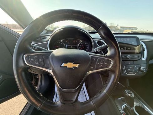 Certified 2018 Chevrolet Malibu LT image 12