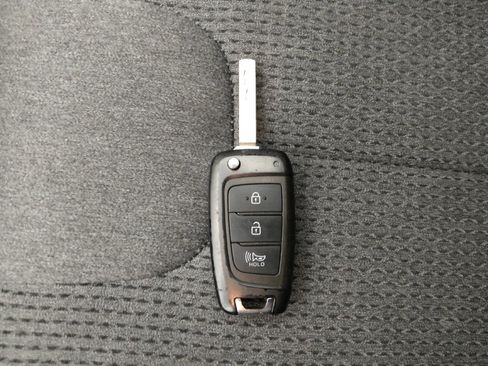 Used 2023 Hyundai Santa Fe SE AWD/4WD image 32