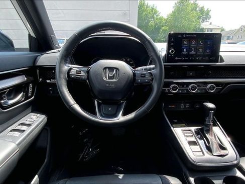 Used 2023 Honda CR-V Sport Touring image 4