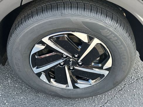 Certified 2025 Kia Sportage LX image 23