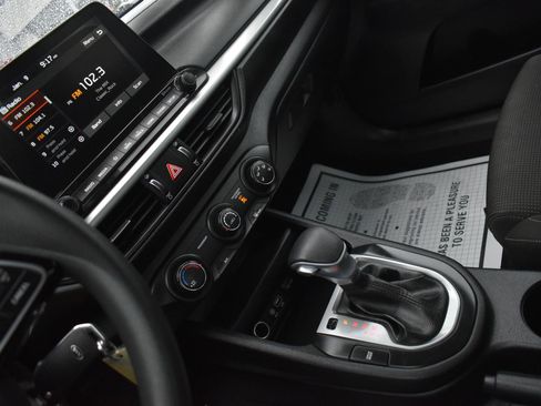 Used 2021 Kia Forte LXS image 23