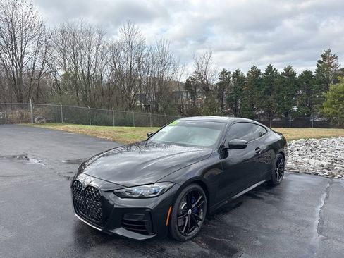 Used 2022 BMW M440i Coupe image 1