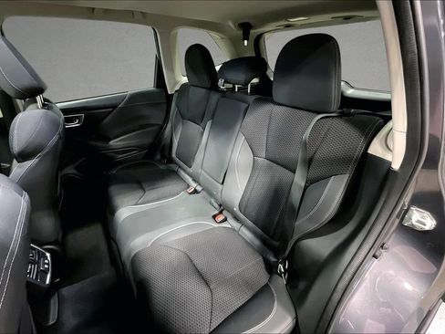 Used 2023 Subaru Forester Premium AWD/4WD image 23
