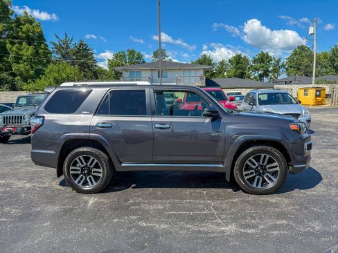 Used 2018 Toyota 4Runner Limited AWD/4WD image 19