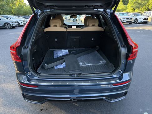 Certified 2023 Volvo XC60 B5 Ultimate w/ Protection Package Premier FWD image 34