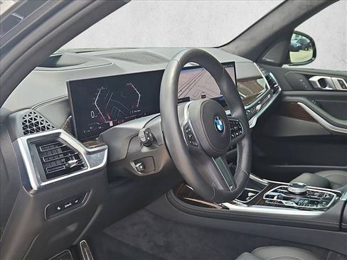 Used 2026 BMW X7 xDrive40i w/ M Sport Package AWD/4WD image 10