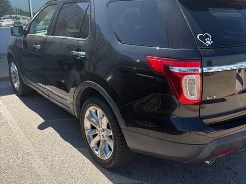 Used 2013 Ford Explorer XLT FWD image 3