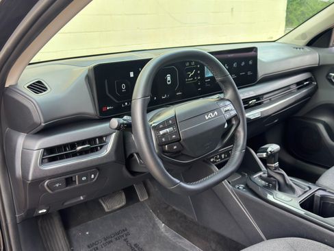 Used 2025 Kia K4 EX FWD image 12