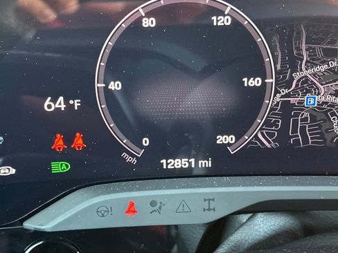 Used 2023 Porsche Taycan image 35