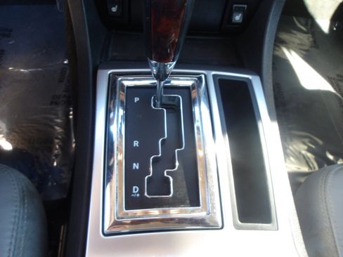 Used 2006 Chrysler 300 C w/ Protection Group II image 24