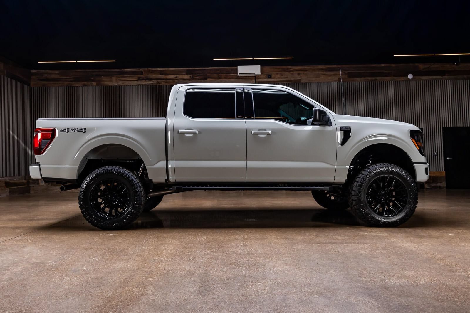 Used 2026 Ford F150 XLT w/ XLT Black Appearance Package AWD/4WD image 11