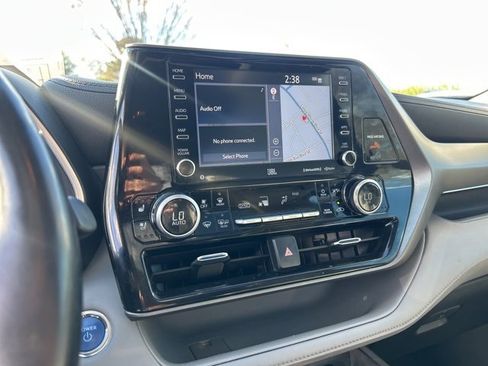 Used 2022 Toyota Highlander Limited image 25
