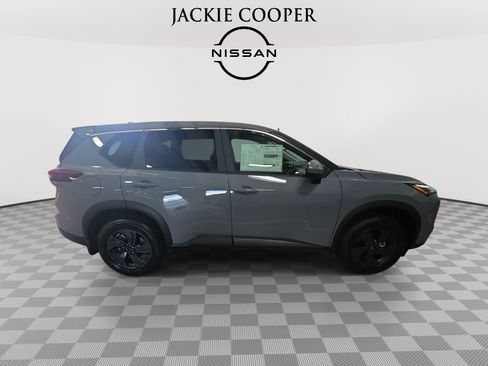 New 2026 Nissan Rogue SV image 4