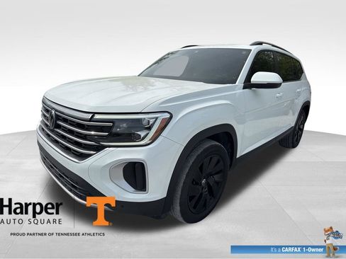 Used 2024 Volkswagen Atlas SE w/ Panoramic Sunroof Package image 1