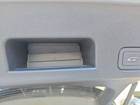 New 2026 Chevrolet Traverse LT w/ Sun and Wheel Package image 13