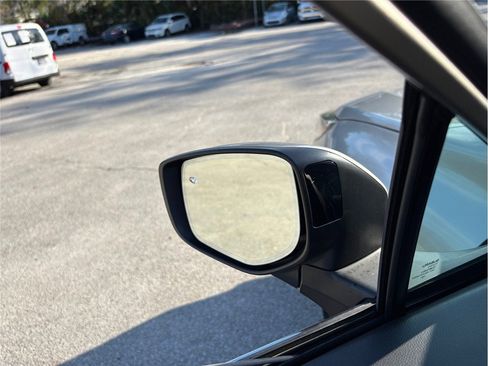 Used 2020 Subaru Outback Premium image 15