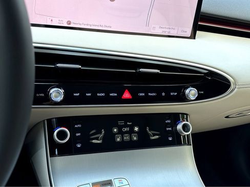 New 2026 Genesis GV70 2.5T Select AWD/4WD image 15