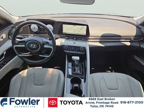 Used 2023 Hyundai Elantra Limited FWD image 16