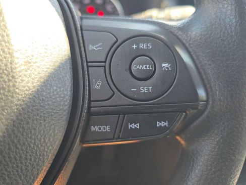 Used 2022 Toyota RAV4 XLE image 30