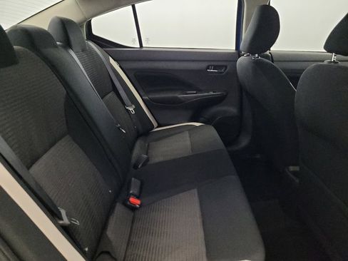 Used 2022 Nissan Versa SV FWD image 19