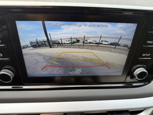 Used 2021 Kia K5 LXS image 12