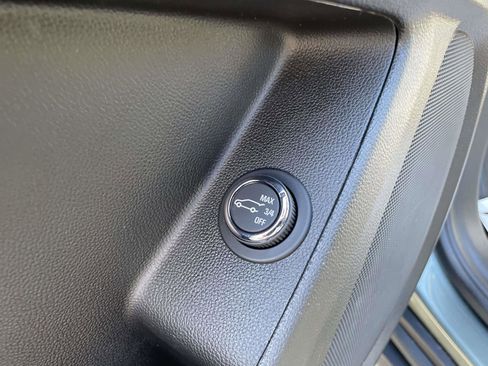 Certified 2023 Chevrolet Traverse LT image 20