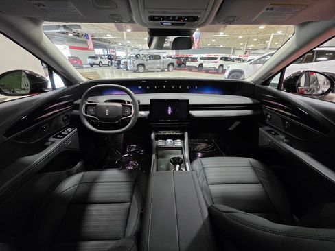 New 2026 Lincoln Nautilus Reserve image 21