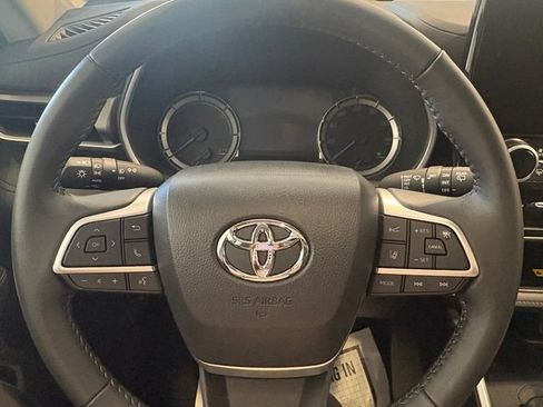 Used 2026 Toyota Highlander XLE AWD/4WD image 21