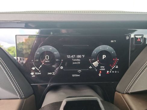 Certified 2025 GMC Yukon Denali Ultimate w/ LPO, Floor Liner Package AWD/4WD image 11