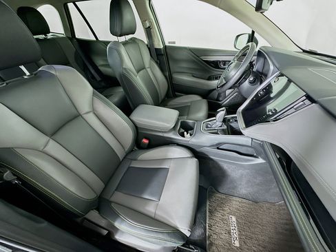Used 2025 Subaru Outback Onyx Edition image 31