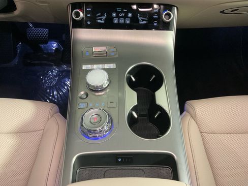 Used 2026 Genesis GV70 2.5T Select image 21