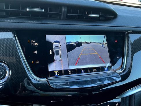 Used 2024 Cadillac XT6 Sport image 21